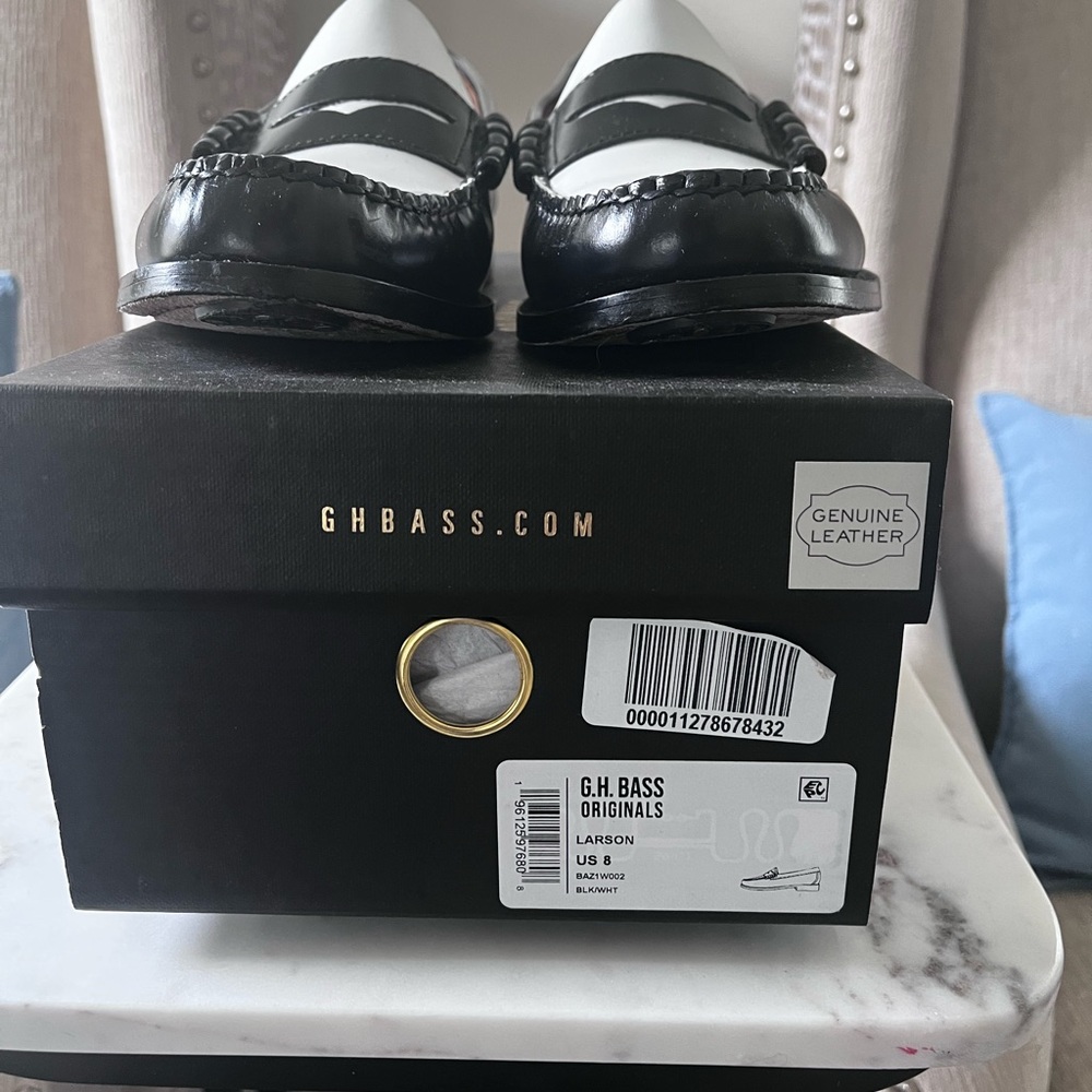 LARSON loafer. Two-Tone Black and White Loafers - Picture 5 of 8